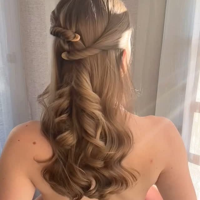 Instagram post by @lhcoiffure_e for Fiona Franchimon. Caption reads: Easy hairstyle ✨💛🌸 Hairpins:....