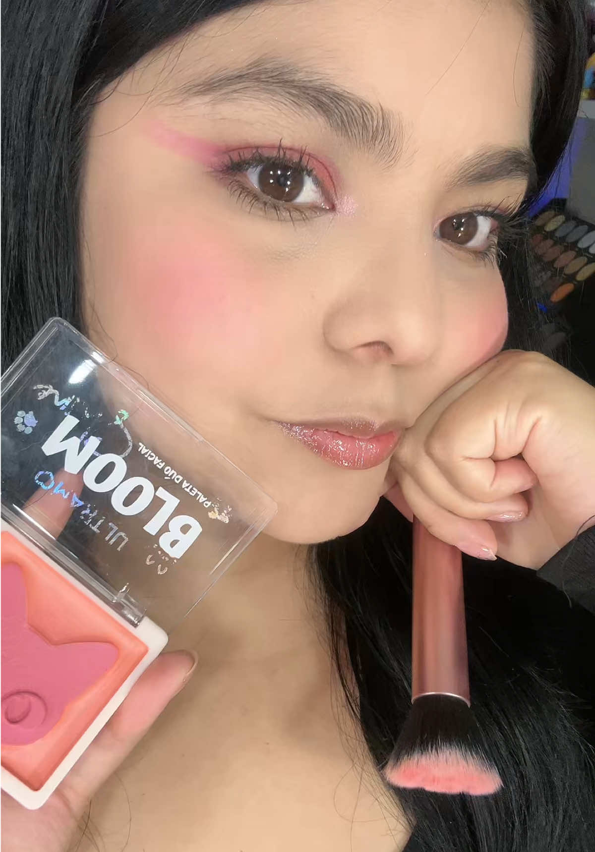 TikTok post by @paulazabalveytia for Ultramo. Caption reads: @Ultramo-Selected #rubor #ultramocosmetics.