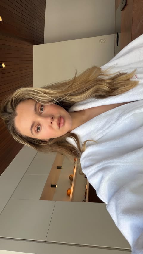 Instagram post by @isabellehartmann for CAIA Cosmetics. Caption reads: [...] the week. January preps the year.....