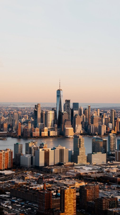 Instagram post by @sidneydiongzon for B&H Photo Video. Caption reads: Who wants to go to the B&H BILD Expo??? It will be....