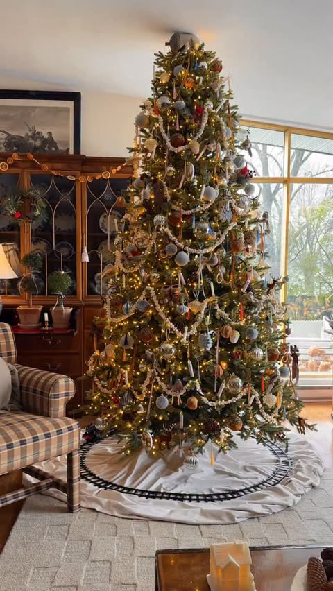 Instagram post by @johannainteriors for Canadian Tire. Caption reads: This year, I wanted my Christmas tree to feel like....