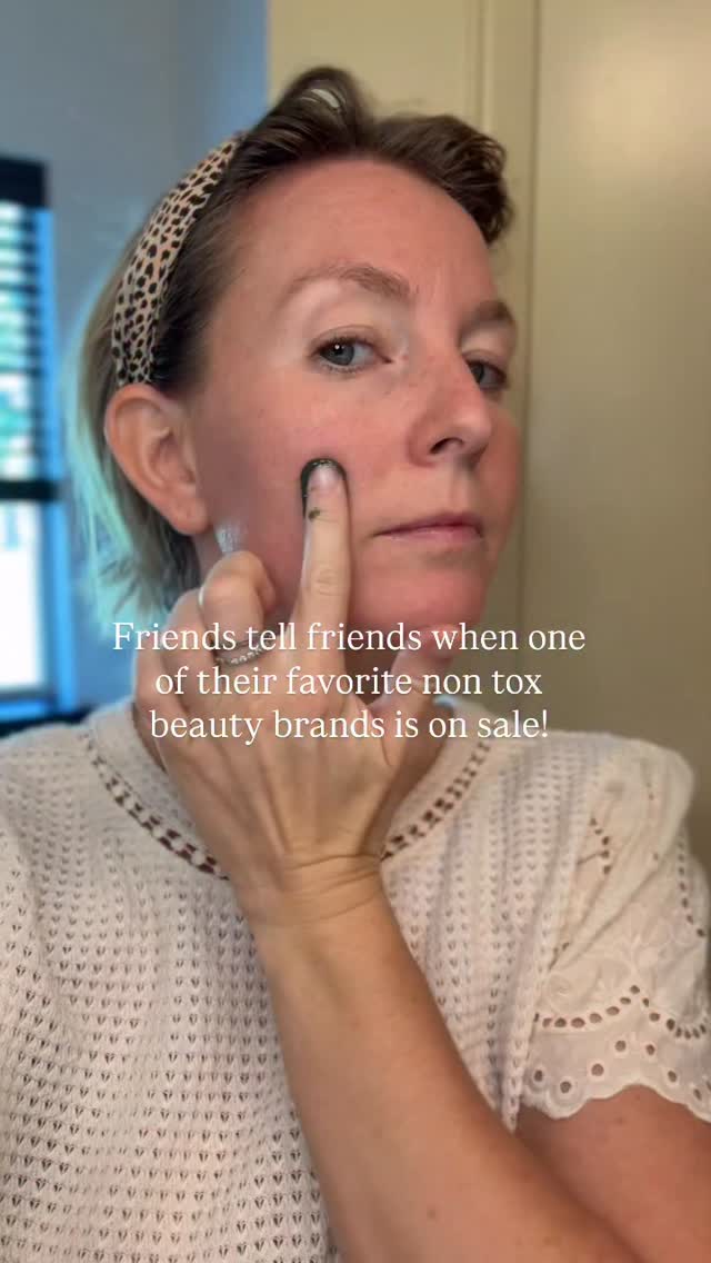 Instagram post by @organic.gannett for Primally Pure. Caption reads: Friends don’t let friends miss out on a 20% off....