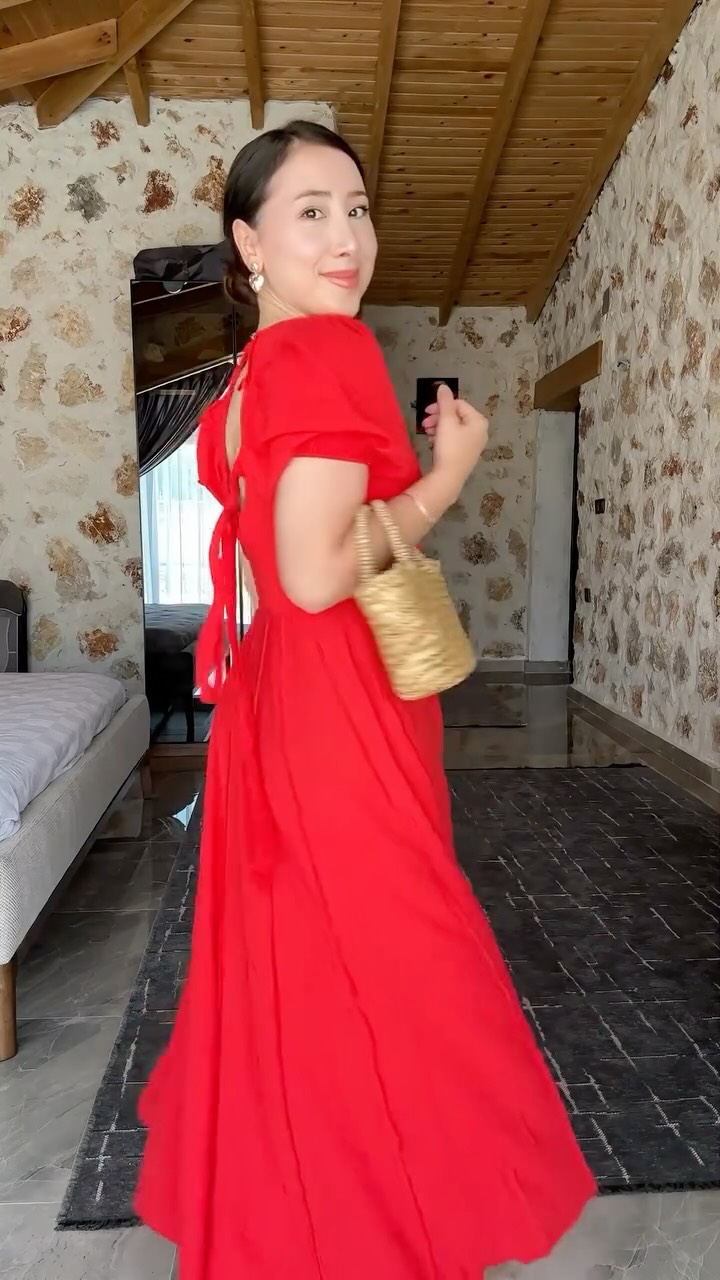Instagram post by @oldumusimdii for Yves Rocher. Caption reads: Tatil bavulumdan çıkanlarla hazırlanalım mı❤️💃🏻....
