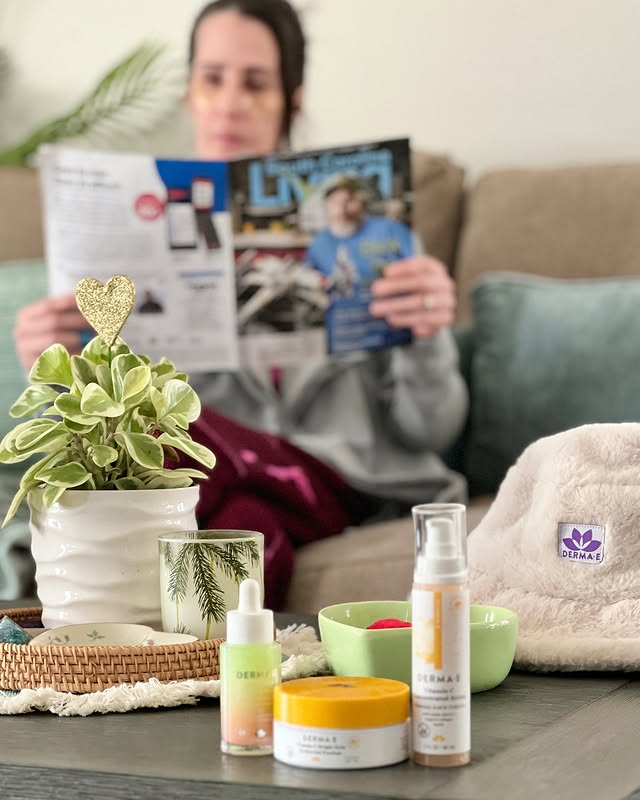Instagram post by @greeneclecticmama for DERMA•E. Caption reads: #dermaepartner Taking time for some self-care....