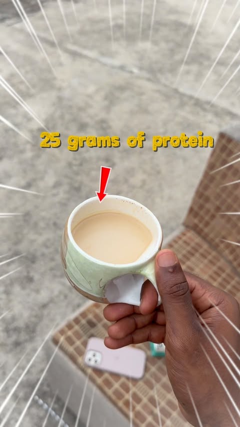 Instagram post by @__mokeyy__ for Akshayakalpa Organic. Caption reads: “High protien milk from: @akshayakalpa , marakaama....