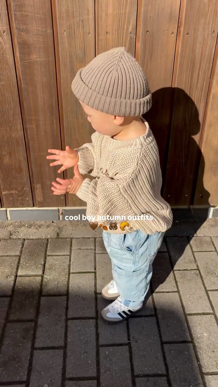 Instagram post by @theneeleynest for Cozy Crew Club. Caption reads: [...] outfits 🐻🥐🍂🤎 Ad all outfits....
