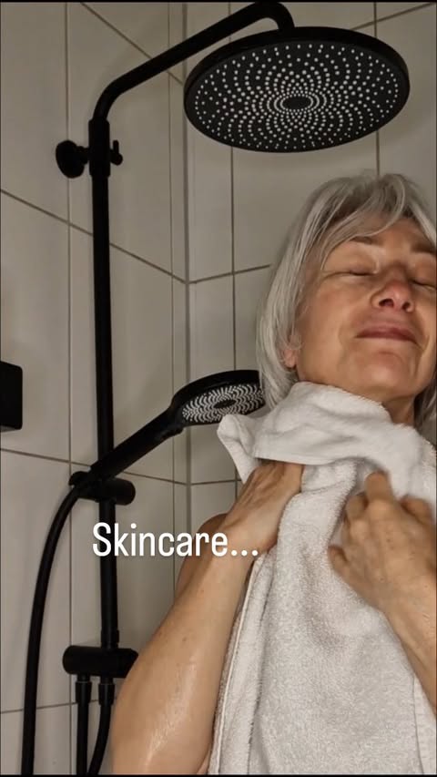 Instagram post by an influencer for La Roche-Posay International. Caption reads: Today I have a completely different tip for you.......