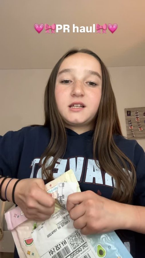 Instagram post by @ellie.grwm3 for Avatara Skin. Caption reads: @avataraskin #skincare #preppy #fyp #grwm [...].