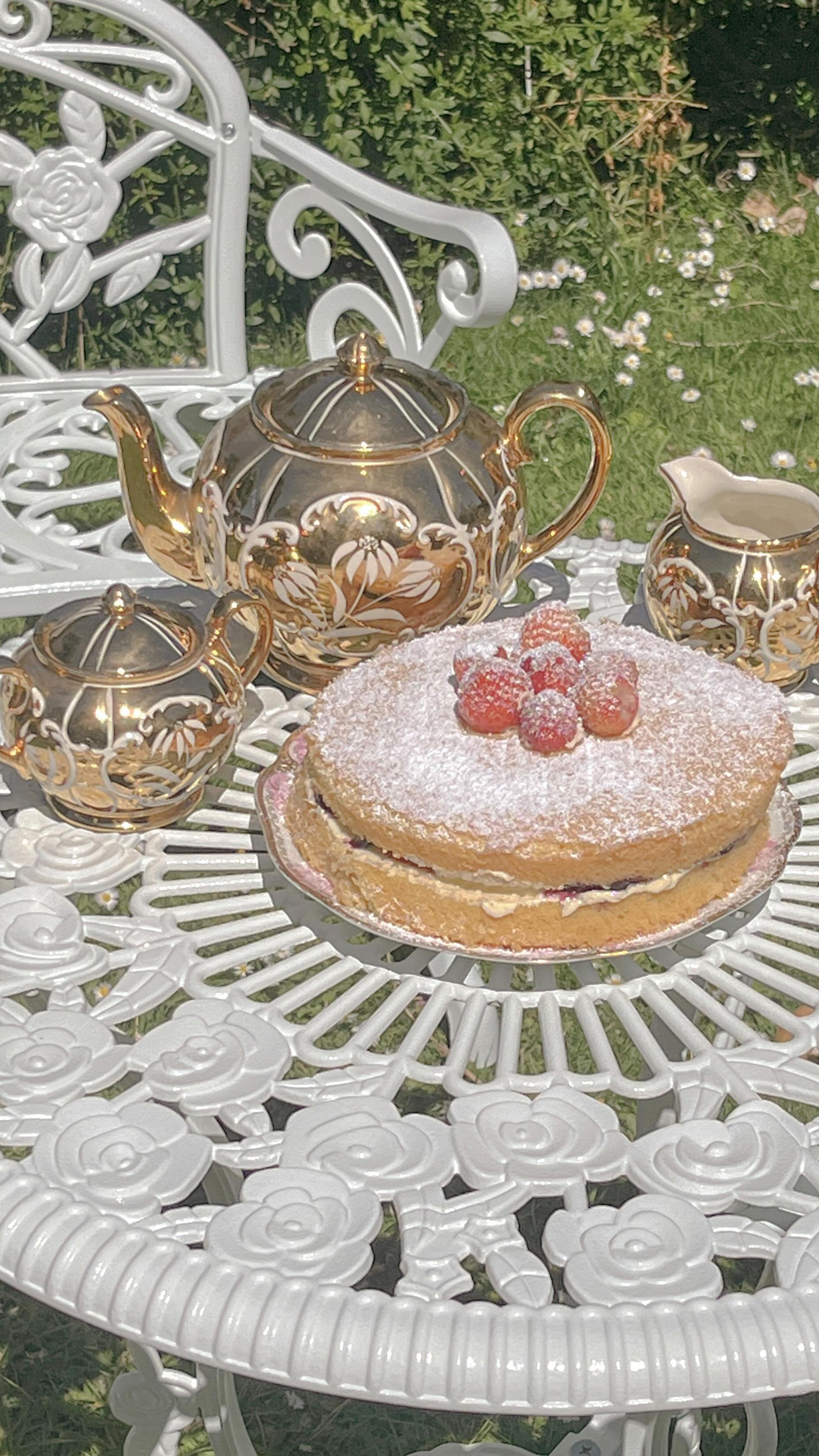 Instagram post by @butttacup for JessaKae. Caption reads: [...] gorgeous pink dress from the amazing....