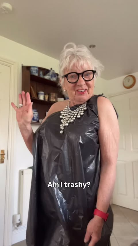 Instagram post by @vivthecarer for Snag. Caption reads: [...] size bin liner from @costco_uk AD | The....