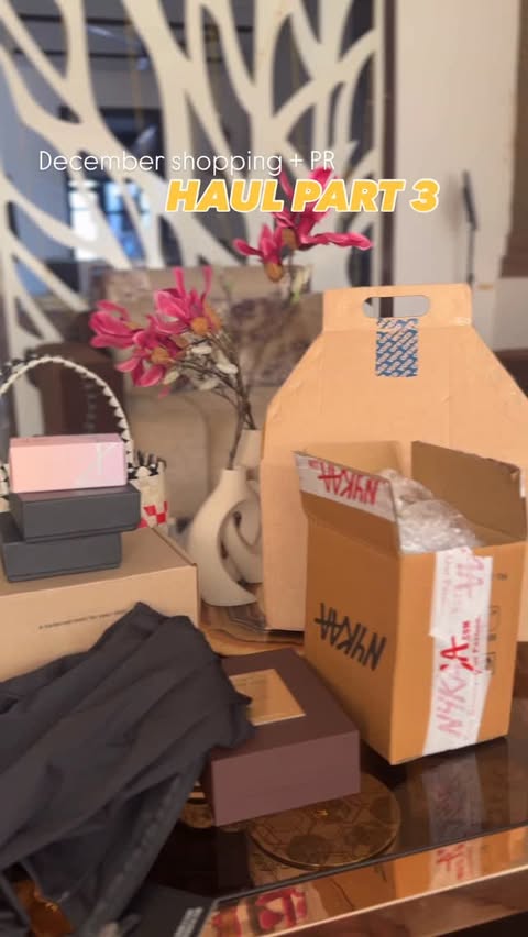 Instagram post by @yourstyleguide_1 for Swiss Arabian. Caption reads: December is decembering 🥳 
 
 
And now that its....