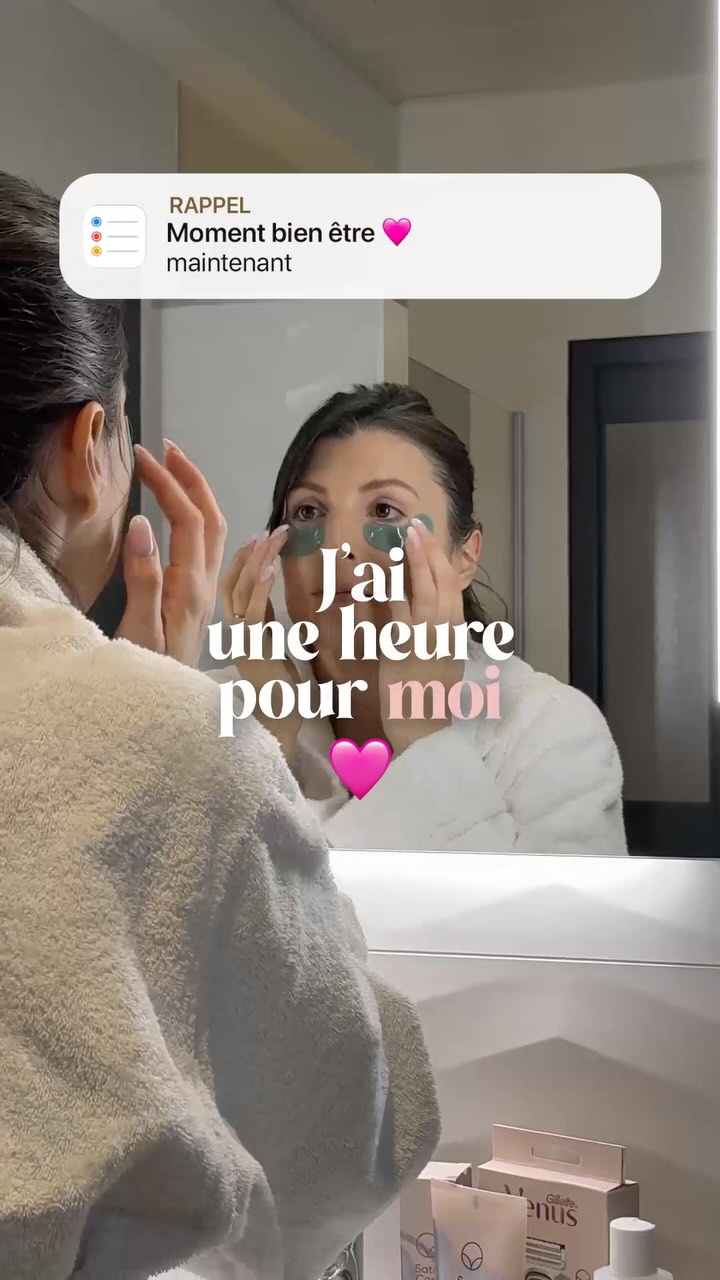 Instagram post by @delphine_tellier for Gillette Venus. Caption reads: ✨ Moment de douceur et de soin avec....