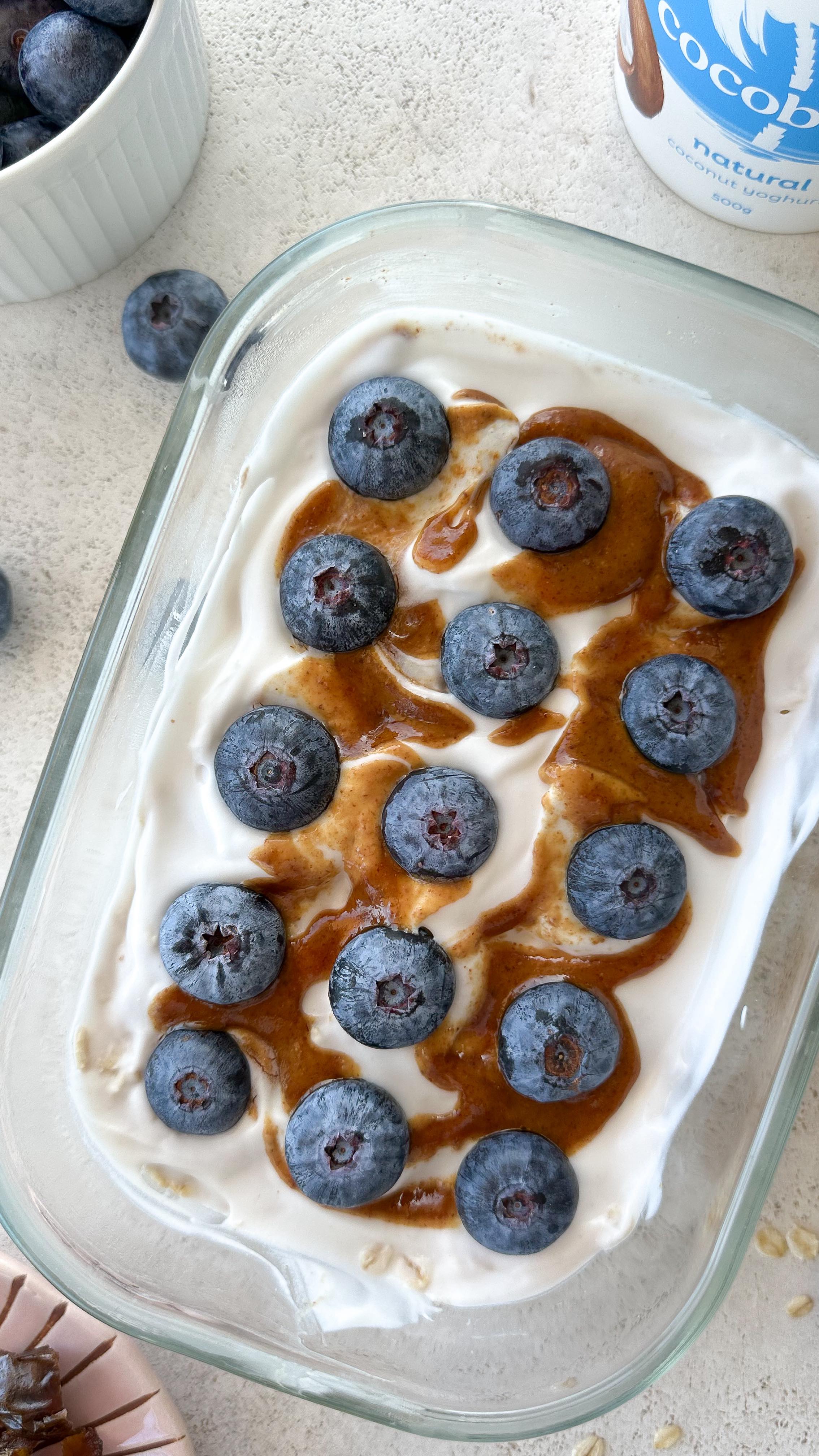 Instagram post by @littlekalegirl for Cocobella. Caption reads: I kept seeing these luxe overnight oats trending....