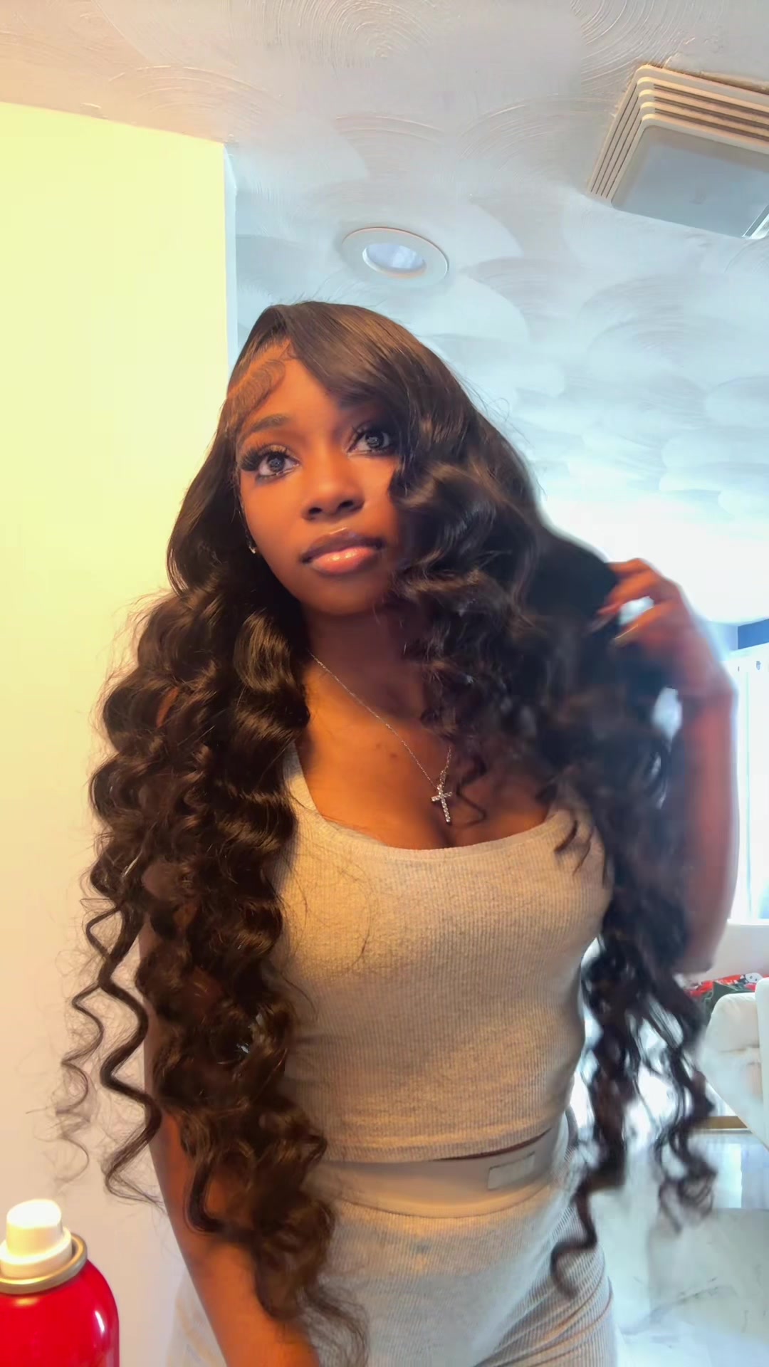 TikTok post by @mardelsamaaaa for Zlike Hair. Caption reads: i loooveddf this wig from @Zlike Wigs @Zlike Hair....