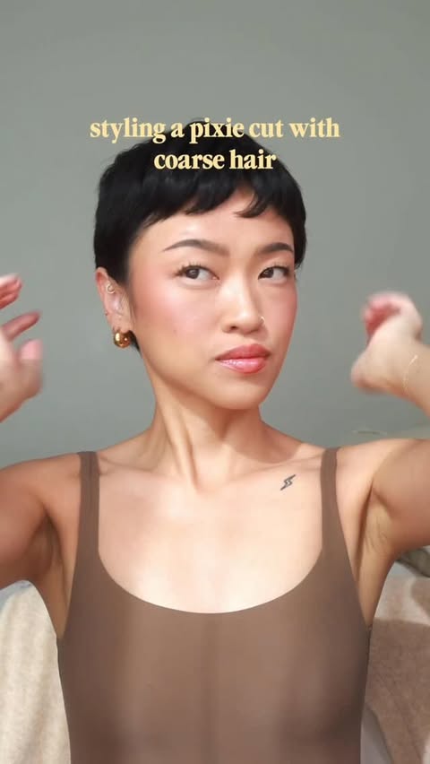 Instagram post by @heysandylin for Bumble and bumble.. Caption reads: @bumbleandbumble’s Hairdresser’s Invisible Oil....