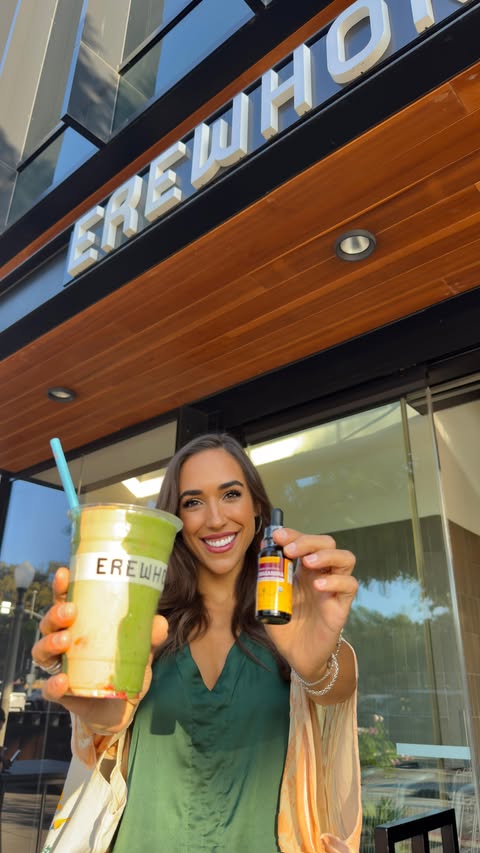 Instagram post by @noel_elie for Herb Pharm. Caption reads: [...] Mama’s Bang Bang Smoothie featuring Herb....