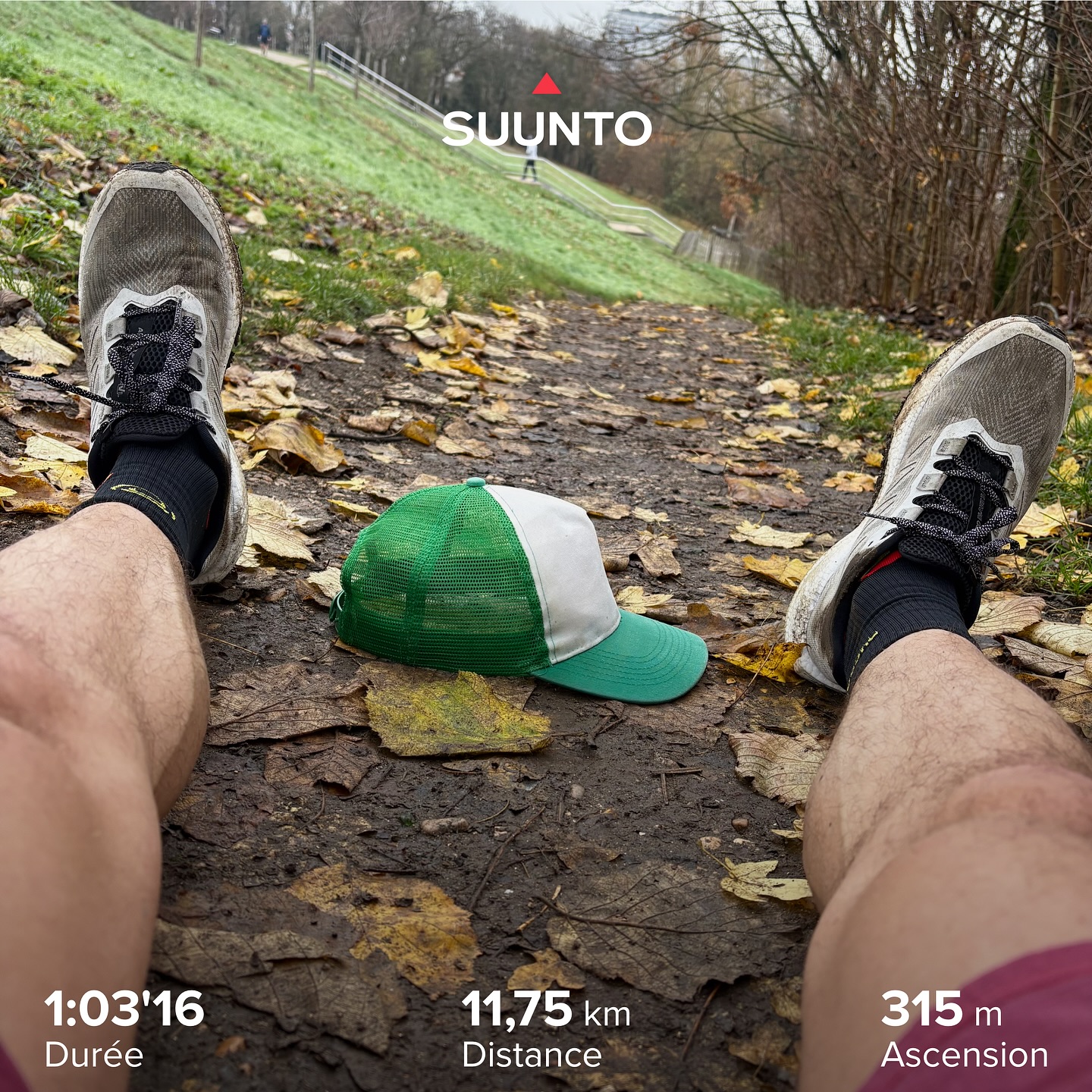 Instagram post by @casquetteverte for Suunto. Caption reads: [...] #Running #Trail #AeroBlaze3GRVL #SuuntoRaceS....