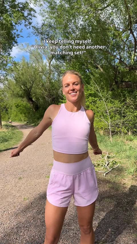 Instagram post by @domscottrunsa for Pinspark Activewear. Caption reads: Fact: I’ve never had a bad run in a cute matching....
