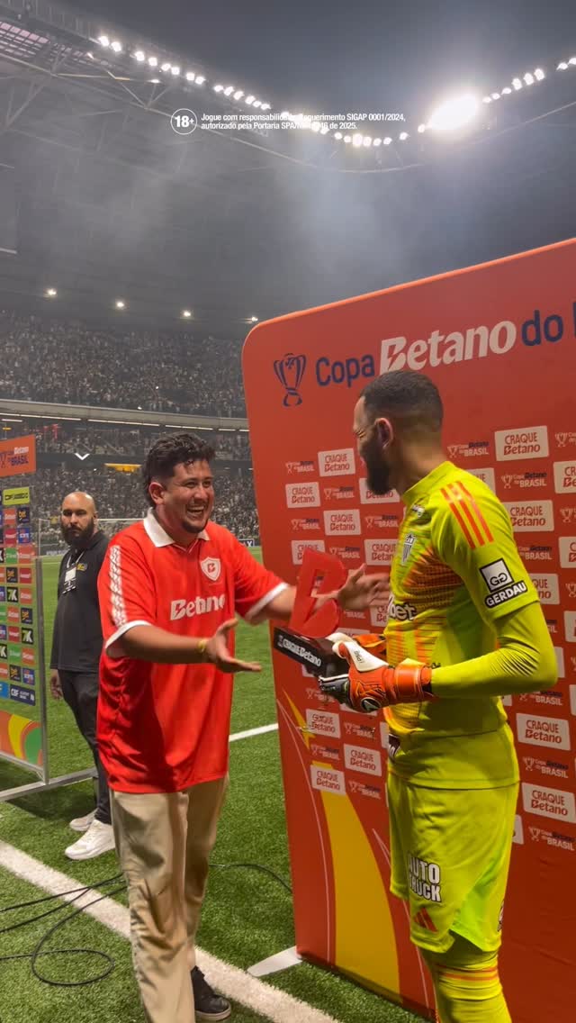 Instagram post by @saldanhagalo for Betano. Caption reads: O CRAQUE @betano_brasil !!!.