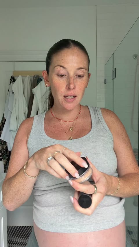 Instagram post by @cameronoaksrogers for bareMinerals. Caption reads: [...] expanding while I get ready with my....