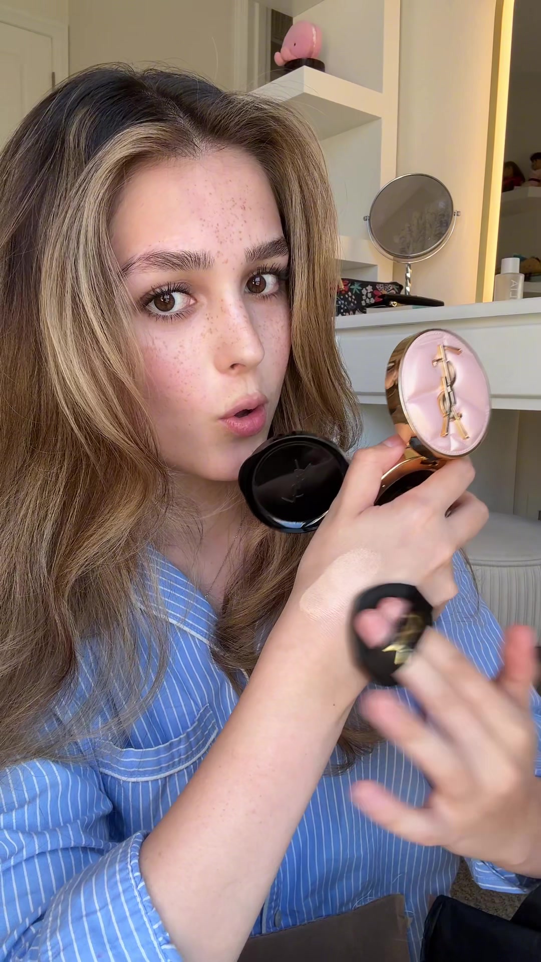 TikTok post by @indiana_va for Grace and Stella Russia. Caption reads: PR Haul antes de Que me regrese a Harvard. #grwm....