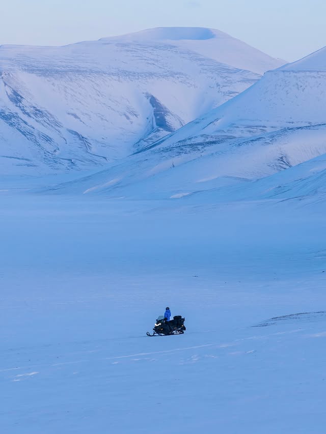 Instagram post by @sejsejlija for Ski-Doo. Caption reads: [...] feel veryyyyy tiny... ♡ [ advertising....