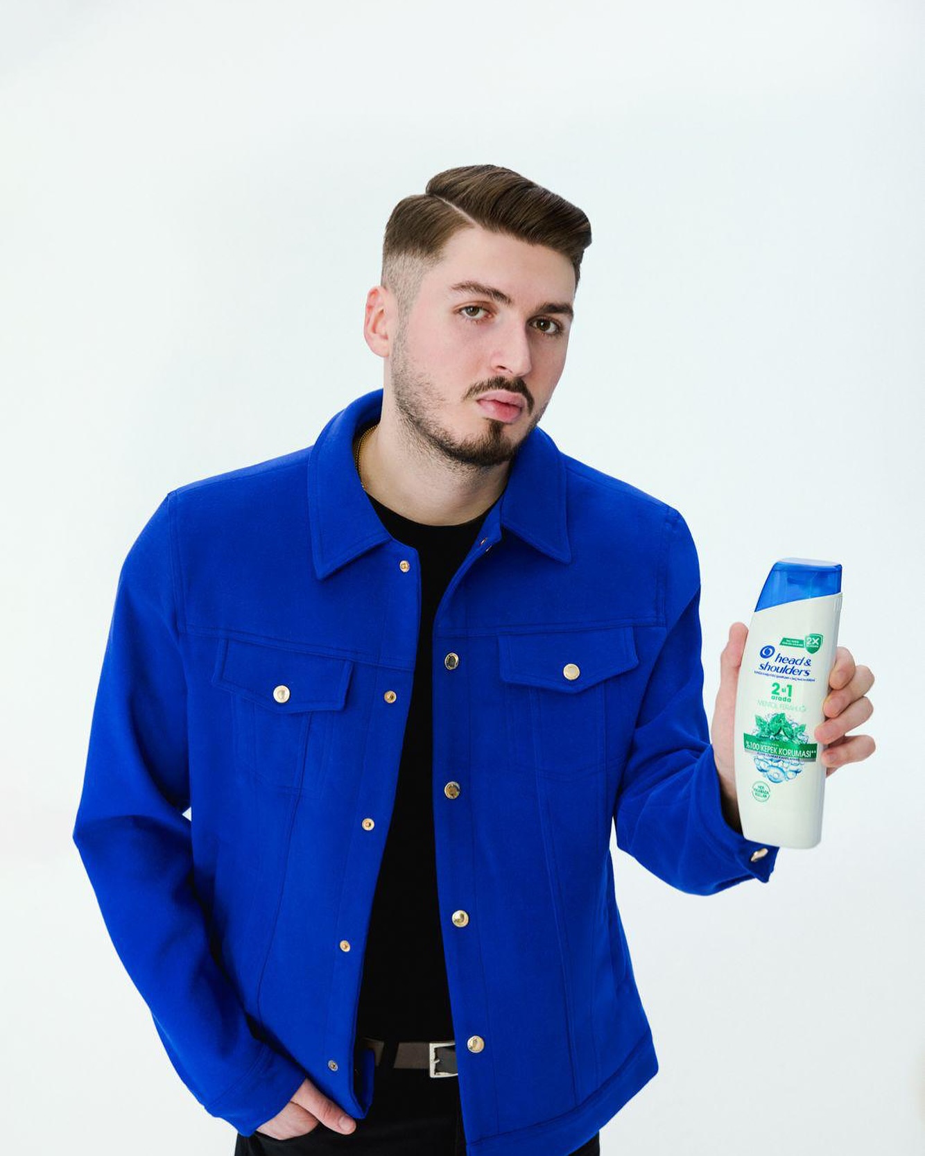 Instagram post by @blok3.real for Head&Shoulders. Caption reads: Selam arkadaşlar. Bildiğiniz gibi....