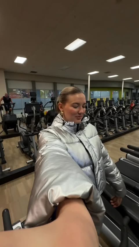 Instagram post by @sweeet_carolline for Treehut. Caption reads: #treehutpartner Absolutely nothing better than a....