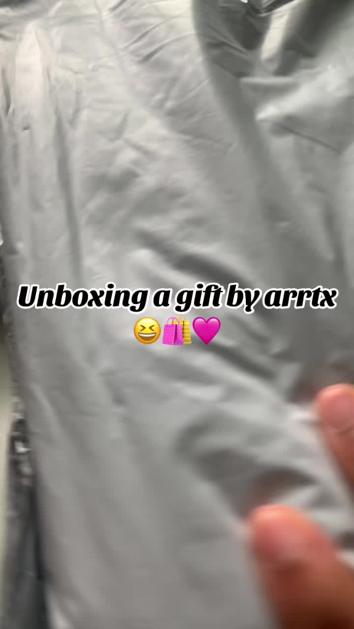 TikTok post by @krikiiiop for Arrtx. Caption reads: Thank you to @Arrtx for this amazing gift!!🩷🩷 If....