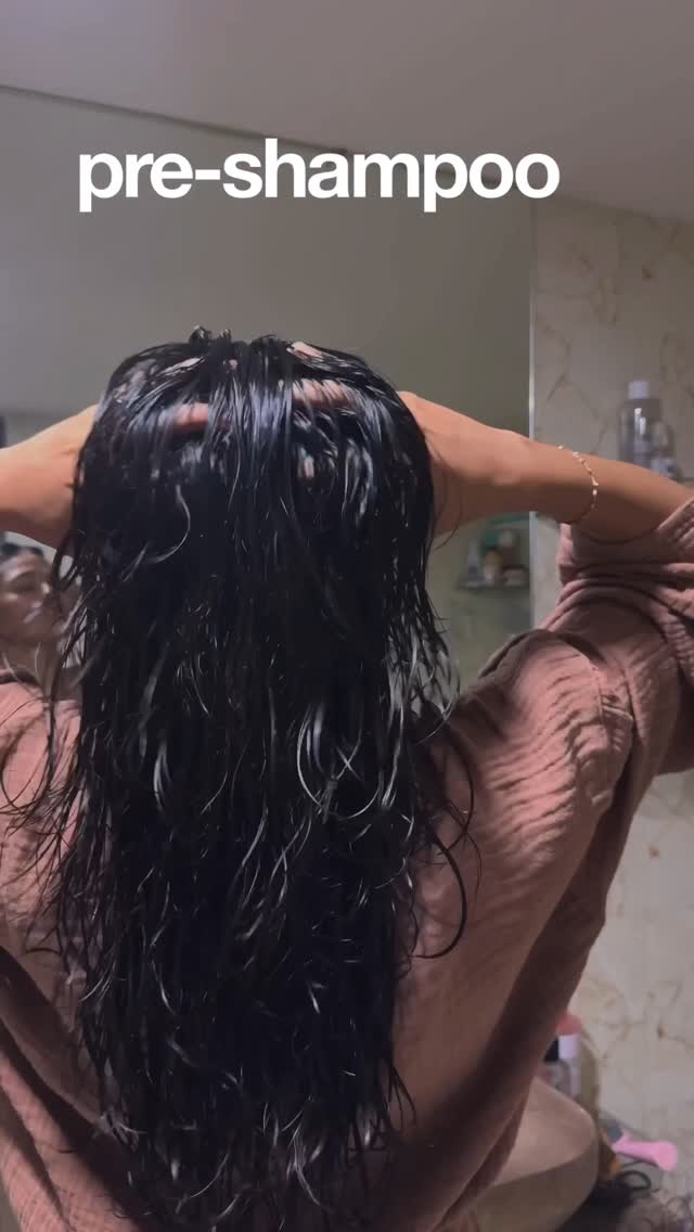 Instagram post by @shailybakliwal059 for Moroccanoil. Caption reads: Comment “haircare” for links 🔗
Yeah, this routine....