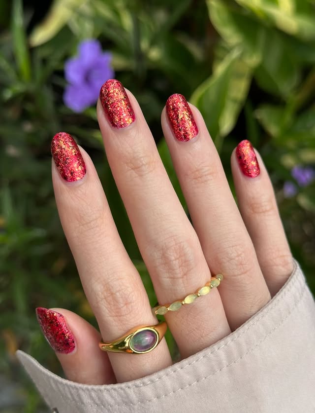 Instagram post by @natttynails for Caitlyn Minimalist. Caption reads: [...] wind 🔥

*pr/affliate: rings from....