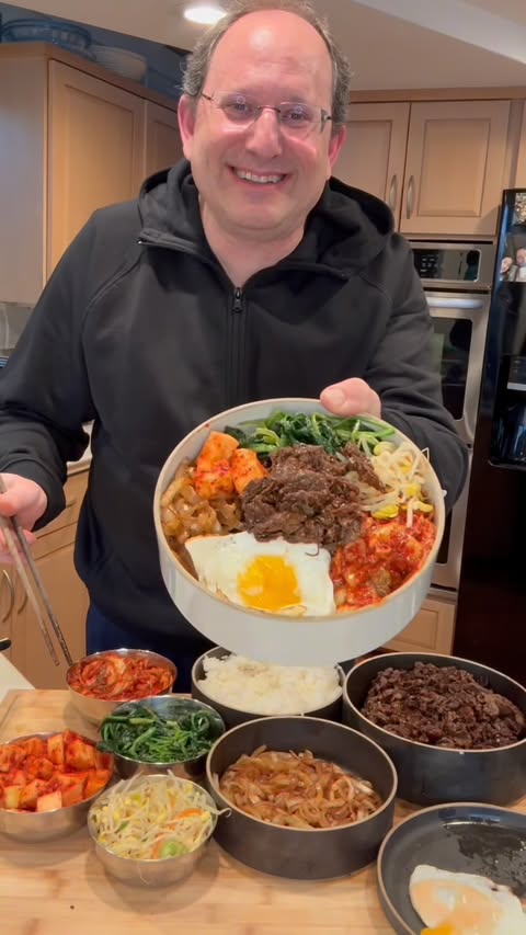 Instagram post by @seattlehanddoc for HexClad. Caption reads: [...] favorite Kitchen essentials!....