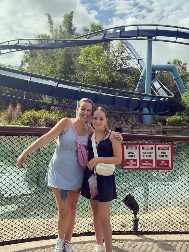 Instagram post by @daniellejohnstone2x for SeaWorld. Caption reads: We spent today at @seaworldorlando 🫍 🦈 The parks....