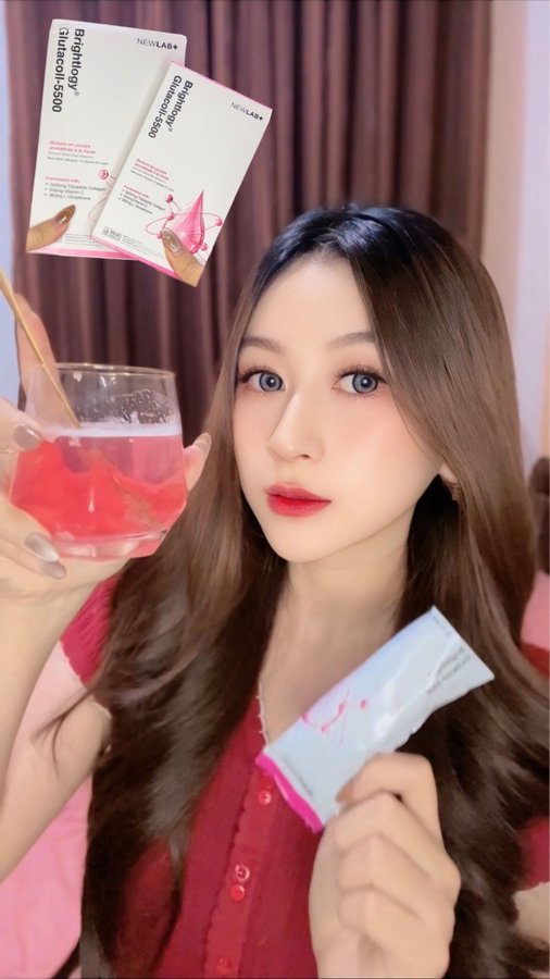 Instagram post by @chellysandra for Newlab. Caption reads: [...] . Collagen Drink Glutacoll-5500 by Newlab💝....