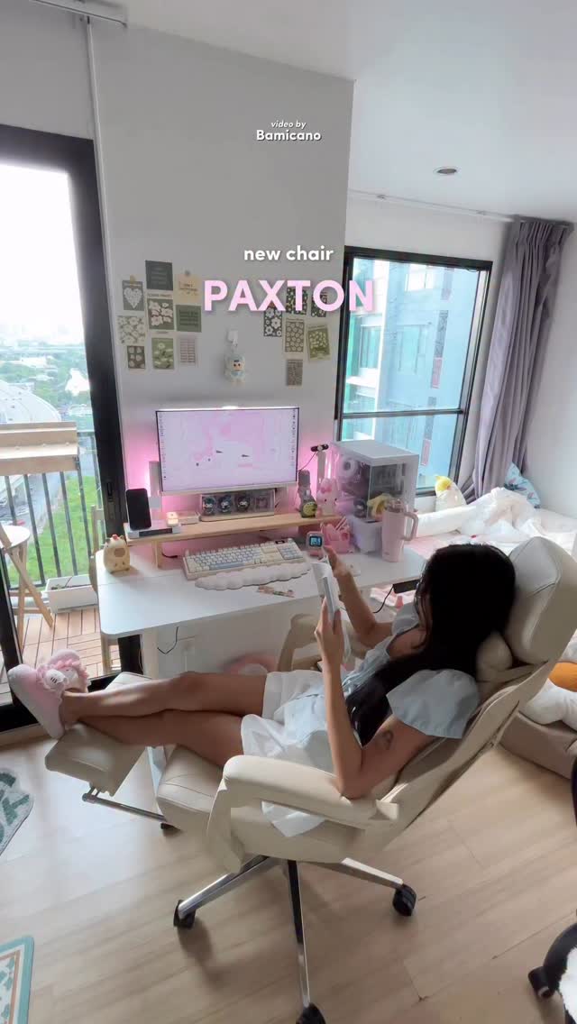Instagram post by @bamicano__ for Paxton. Caption reads: [...] for my desk setup 🌸 Check out more 👉....