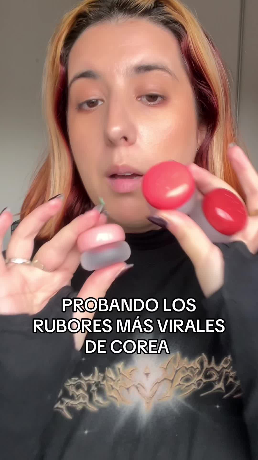 TikTok post by @makiamakinami for Fwee Makeup. Caption reads: Probando los rubores blurry virales de @K_fwee....