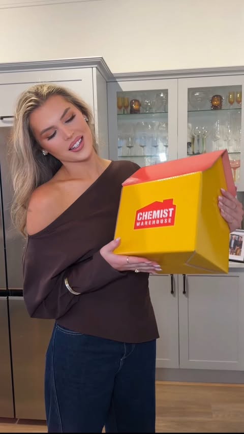 Instagram post by @sammys_vanity for Chemist Warehouse. Caption reads: How cute @chemistwarehousenewzealand GiftedAd.