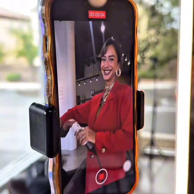 Instagram post by @rubiyunuen for Verizon. Caption reads: #VerizonPartner Ven a pasar un día en mi vida, y....