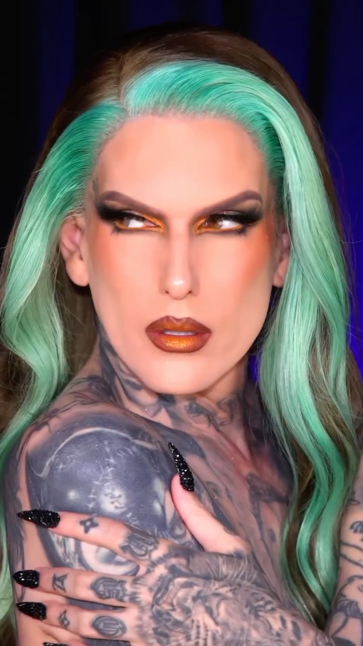 Instagram post by @jeffreestar for Jeffree Star Cosmetics. Caption reads: 🚨WARNING🚨 This tutorial may awaken your inner....