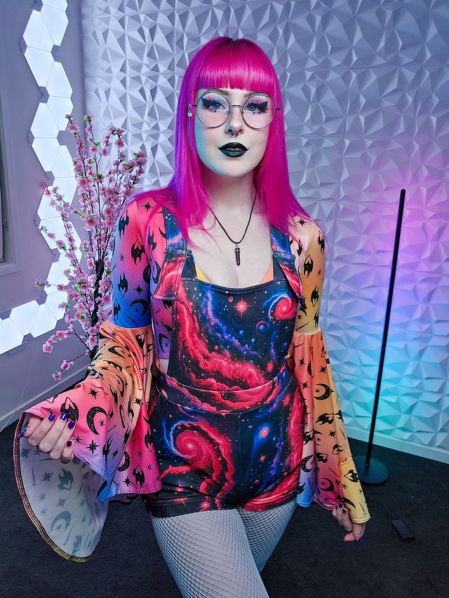 Instagram post by @pinipy for Devil Walking. Caption reads: [...] space overalls!
Outfit: gifted by....