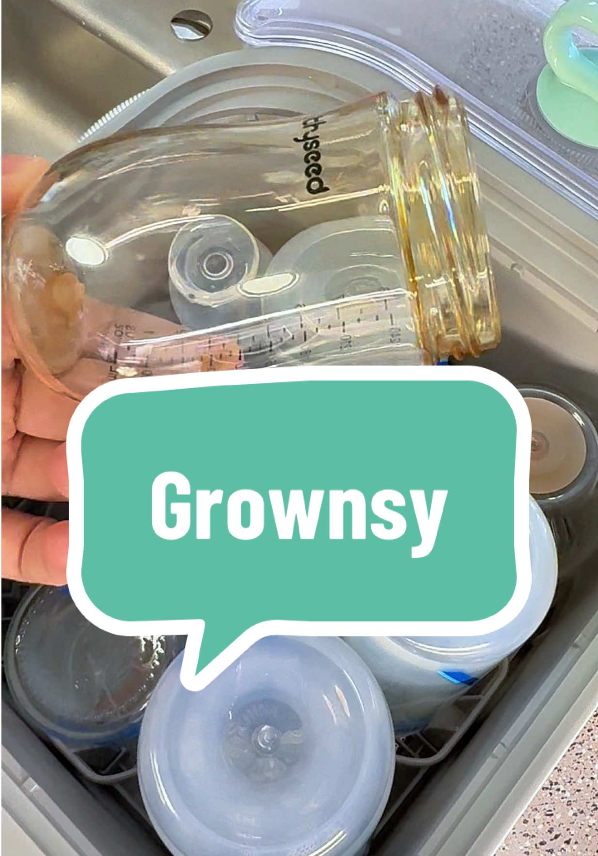 TikTok post by @jessyrivera9601 for GROWNSY. Caption reads: [...] de biberones de Grownsy @Grownsy....