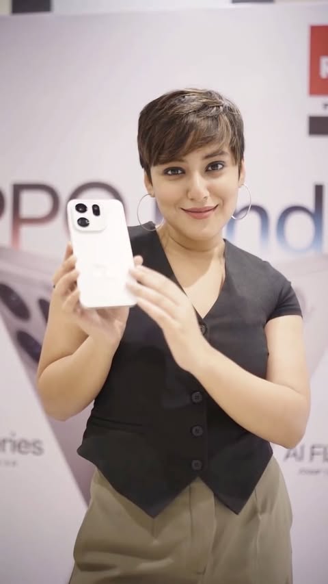 Instagram post by @hiyaarchika for Reliance Digital. Caption reads: Discover next-gen mobile photography with the OPPO....