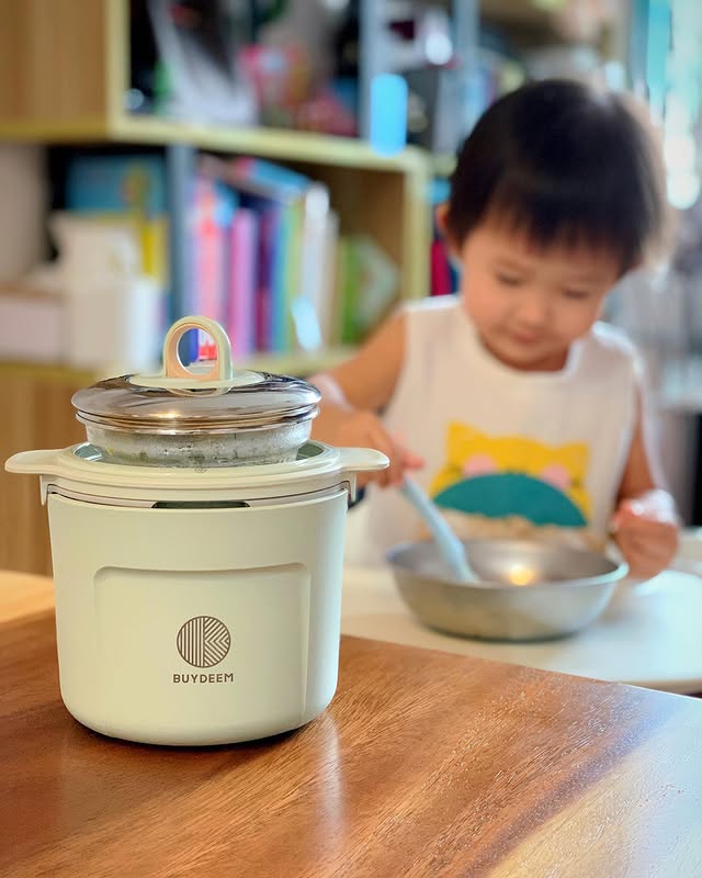 Instagram post by @jessiljx for Buydeem. Caption reads: [...] daily porridge so much. 🥰 Thanks to....