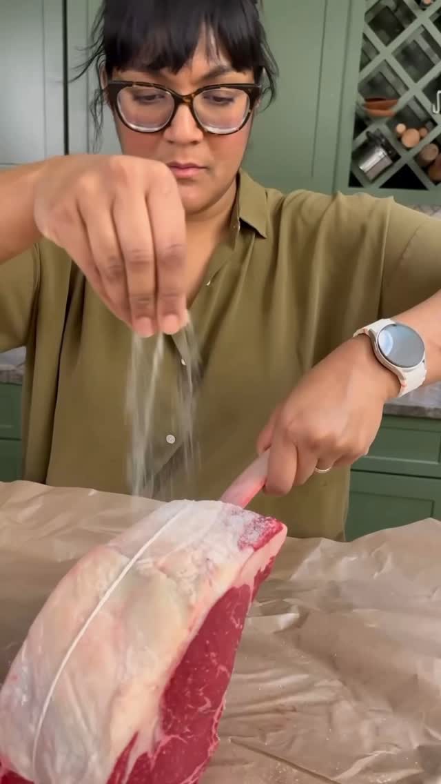 Instagram post by @sohlae for UScellular. Caption reads: #ad Look, I love a rare filet and mid rare strip,....