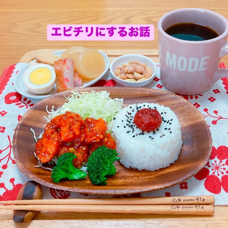 Instagram post by @mayu.1210daniel.uw0130 for Bulldog Sauce. Caption reads: あけおめ🎍instagram

今日はぁ🙄

お昼ごはんに

@bulldog_sauce....