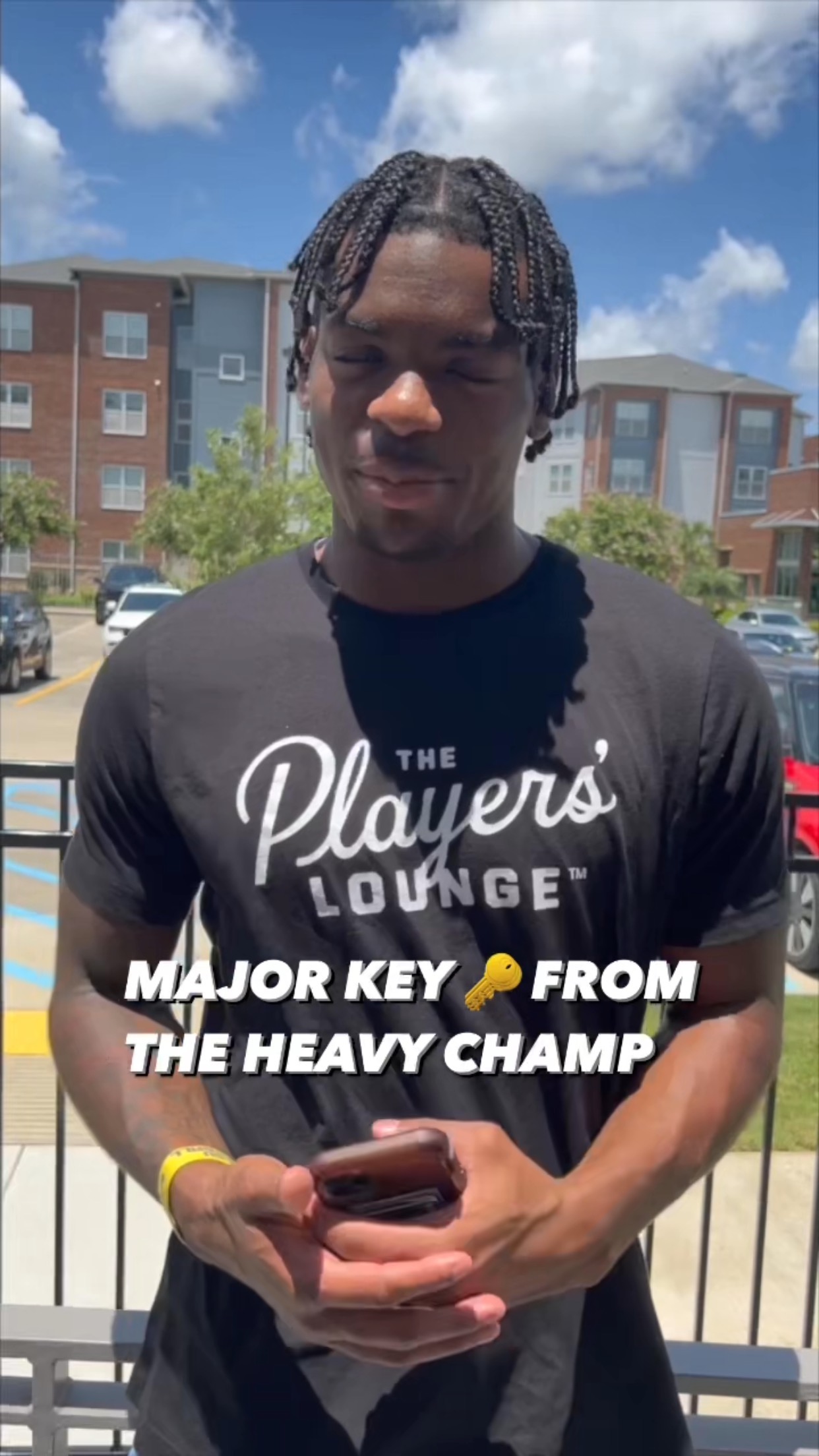 Instagram post by @eaaazy20 for Fishbowl. Caption reads: If you wanna be like the Heavy Champ, download....