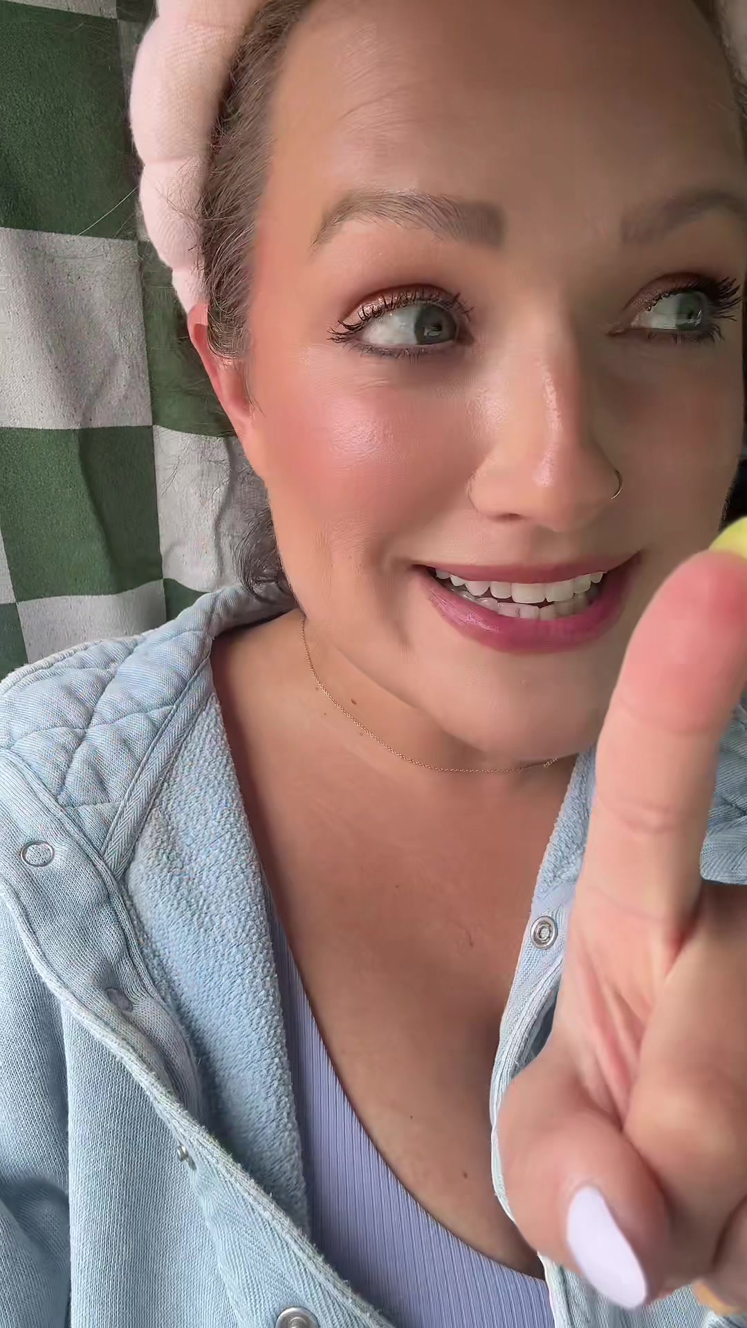 TikTok post by @the_michelle_edit for Sprints. Caption reads: @Sprints Running is genius for this pocket towel....