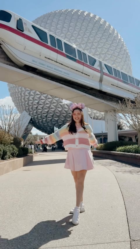 Instagram post by @morningswithnikki for Walt Disney World. Caption reads: [...] to better expand my knowledge of....