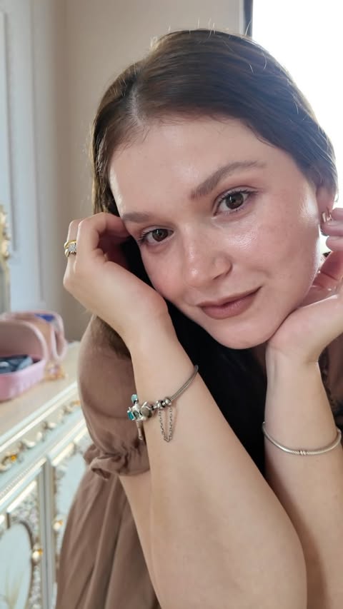 Instagram post by @tika.creator for Gnoce Jewelry. Caption reads: [...] @gnoce_deutschland 🤍 #gnoce #GnoceJewelry....
