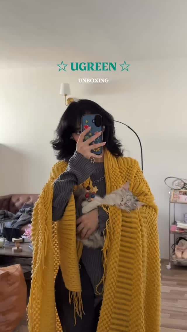 Instagram post by @evnt.v for Ugreen. Caption reads: [...] 𝐧𝐞𝐰 𝐞𝐚𝐫𝐛𝐮𝐝𝐬 🎧💕🎵🌿....